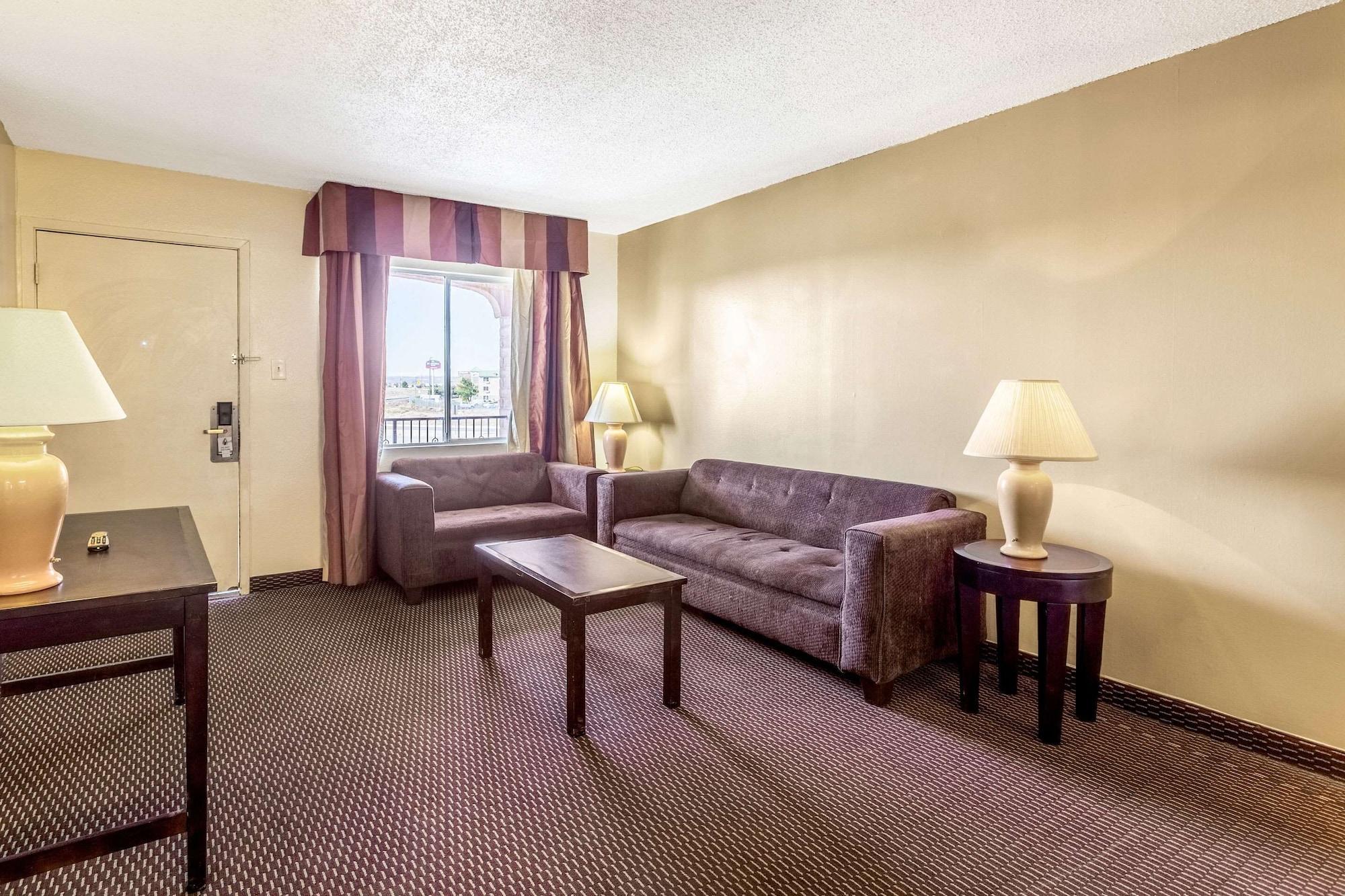 Mesilla Valley Days Inn & Suites Las Cruces Exterior photo