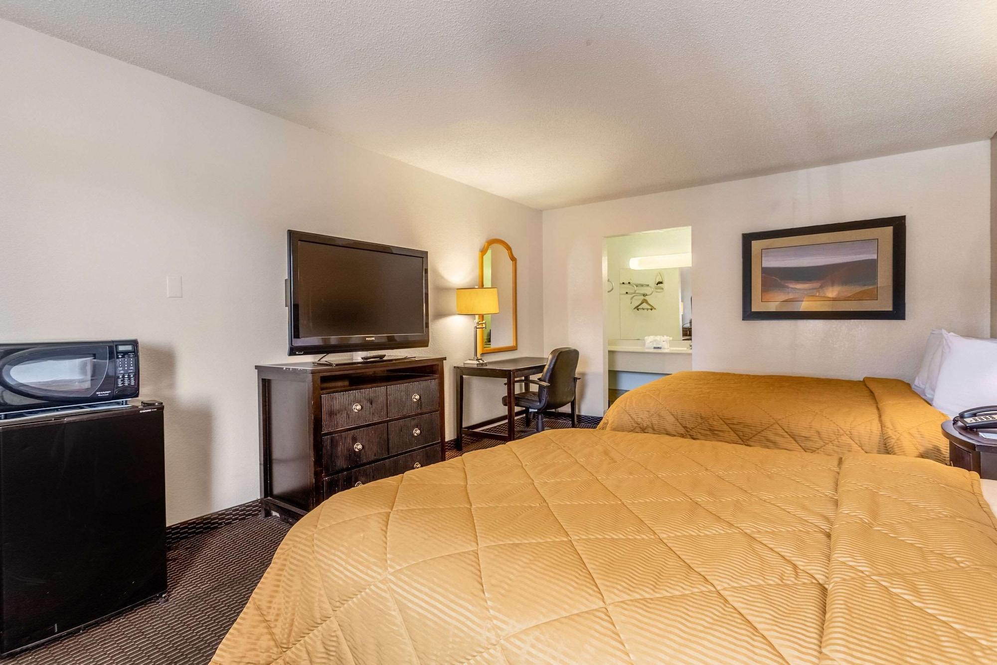 Mesilla Valley Days Inn & Suites Las Cruces Exterior photo