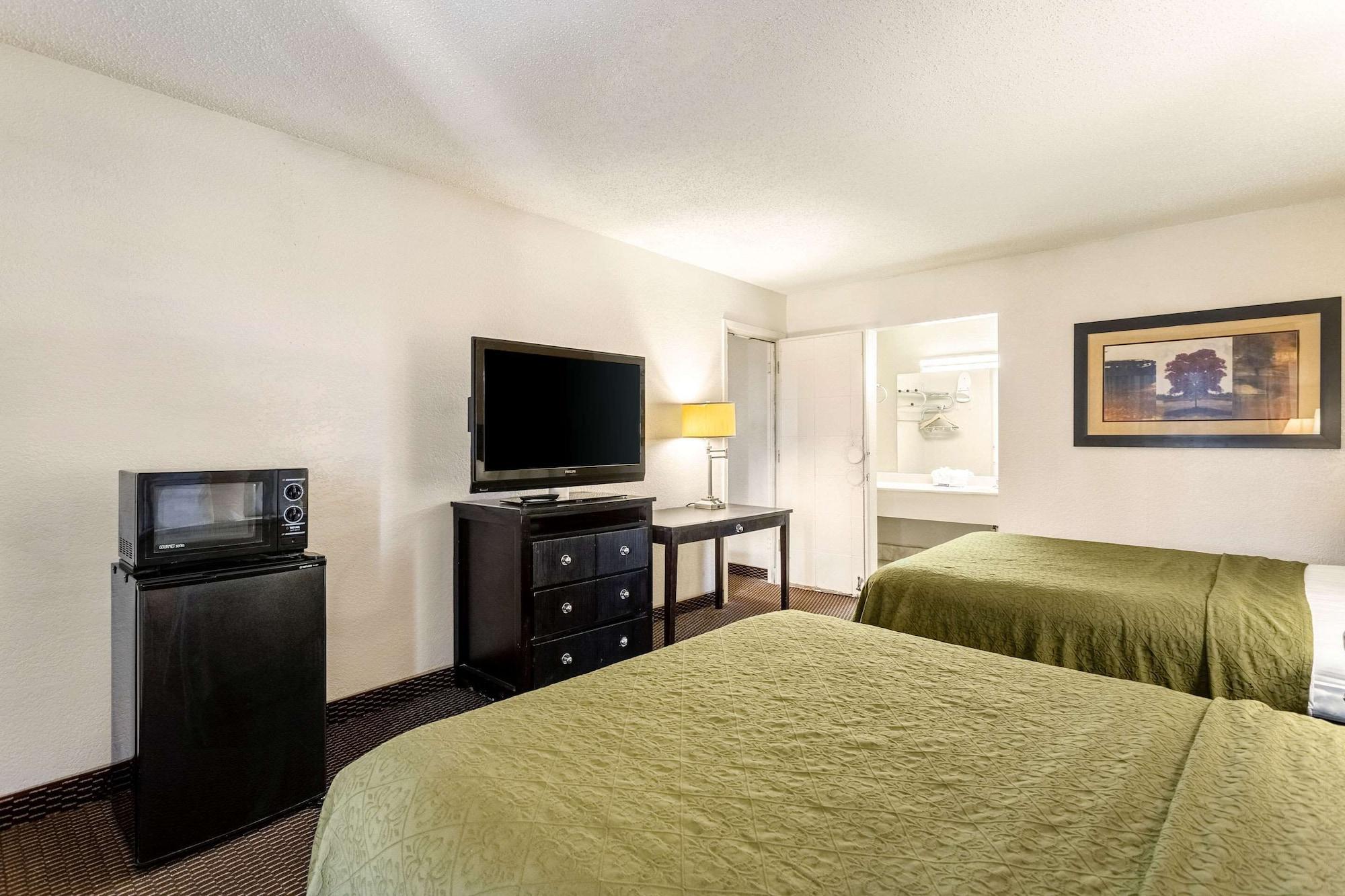 Mesilla Valley Days Inn & Suites Las Cruces Exterior photo